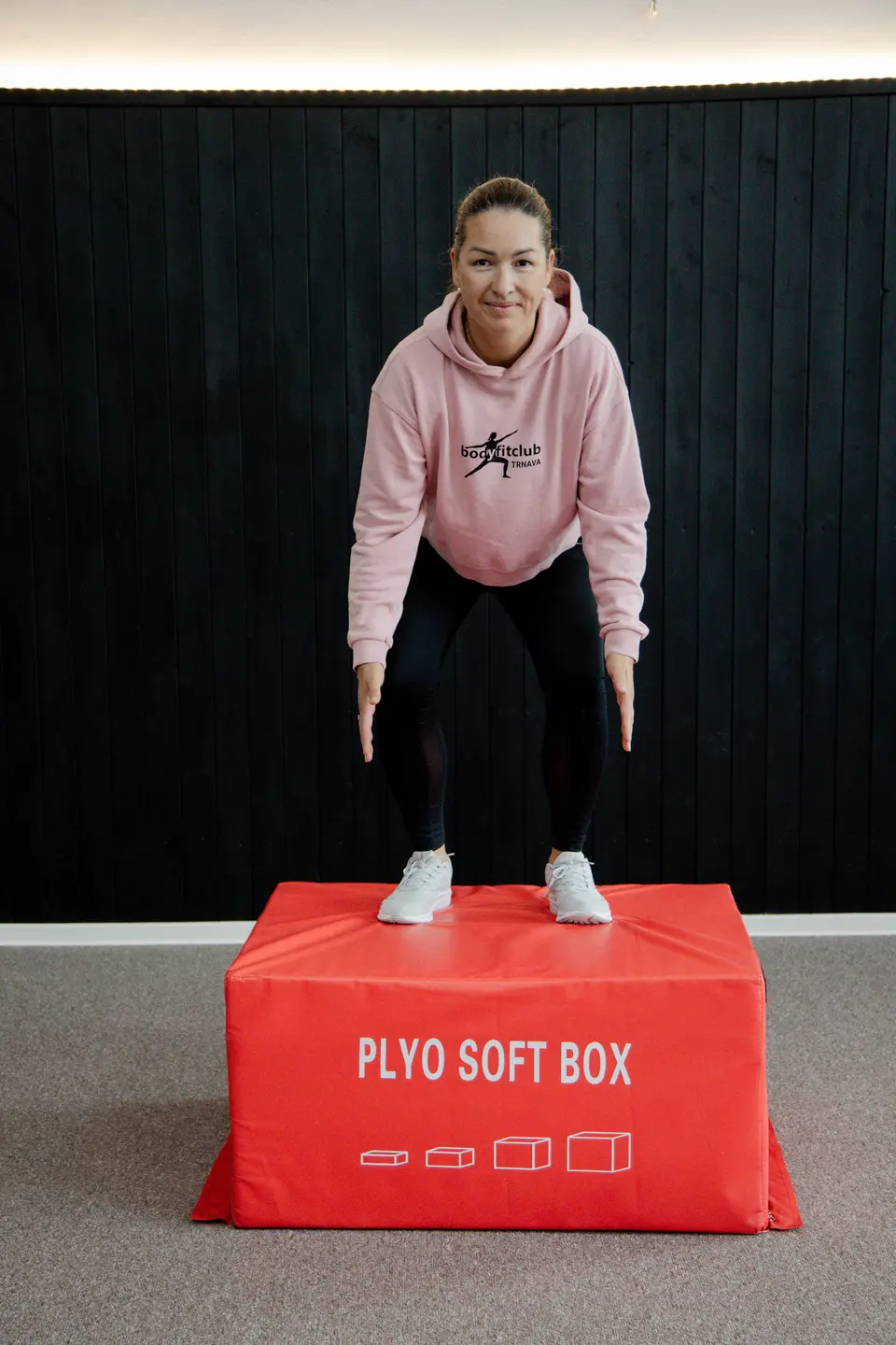 Trénerka na mäkkom plyo boxe